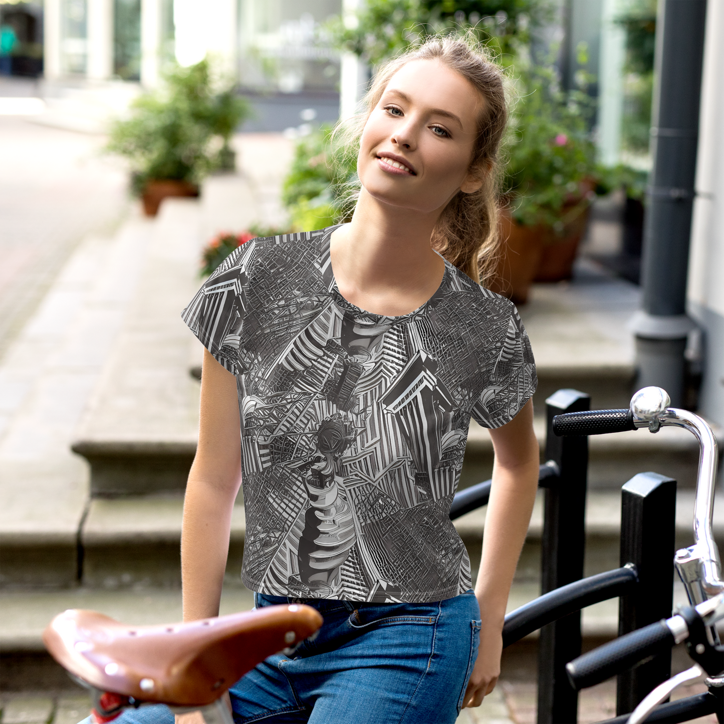 Women's Crop Tee - Piranesi's Web