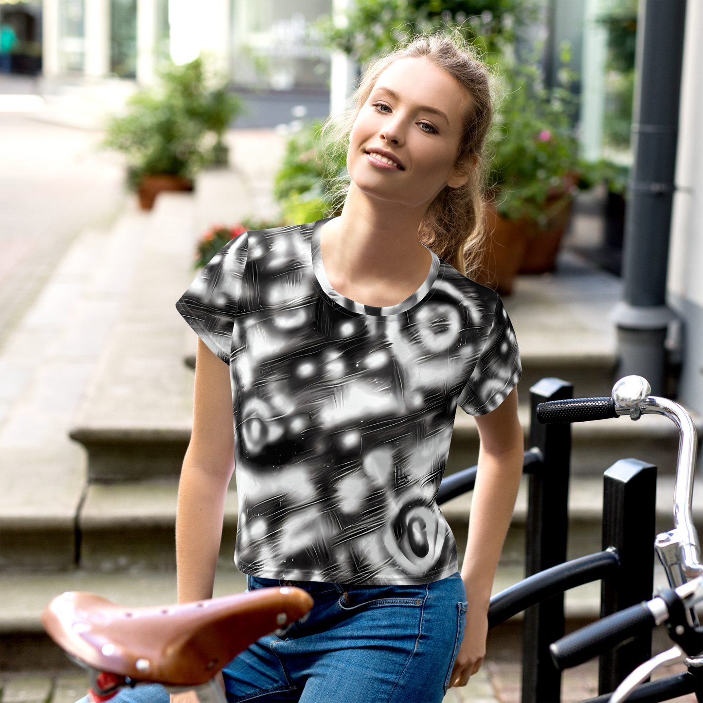 Women's Crop Tee - Bernhard Swirl